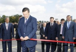 Виктор Янукович принял участие в открытии детского сада в Киевской области
