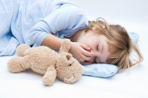 Как приучить ребенка спать одного